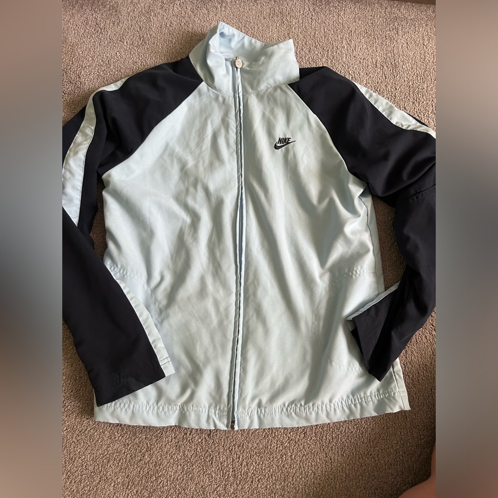 Nike zip up jacket size small